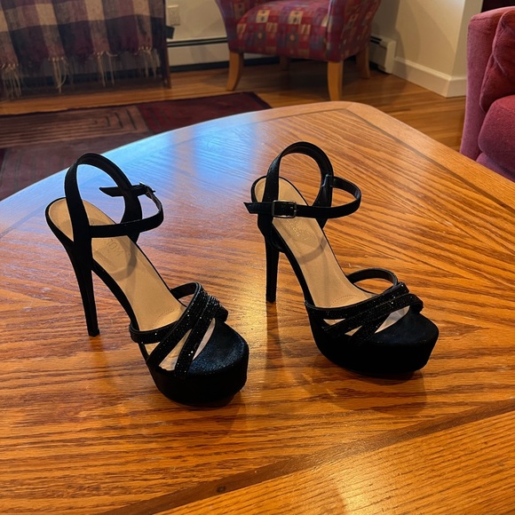 Black shimmer high heels - Picture 8 of 9